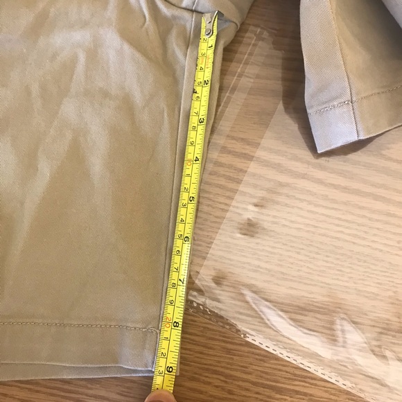 Men's IZOD Stretch Short Flat Front Relaxed Shorts - Picture 4 of 4